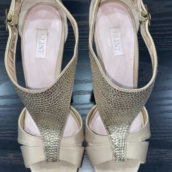 Glam & comfy Glint Vero Cuoio gold platform heels - Picture 4 of 9